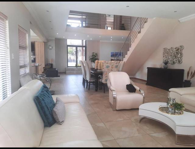 4 BEDROOM HOUSE FOR SALE IN EMFULENI GOLF ESTATE